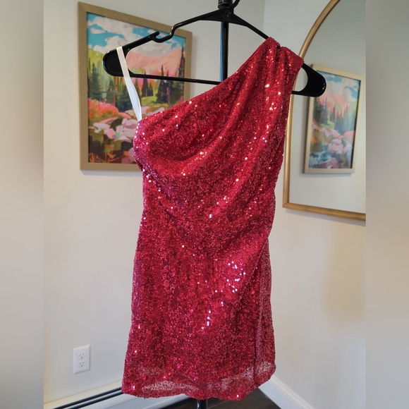 Dresses & Skirts - One-Shoulder Red Sequin Party Dress